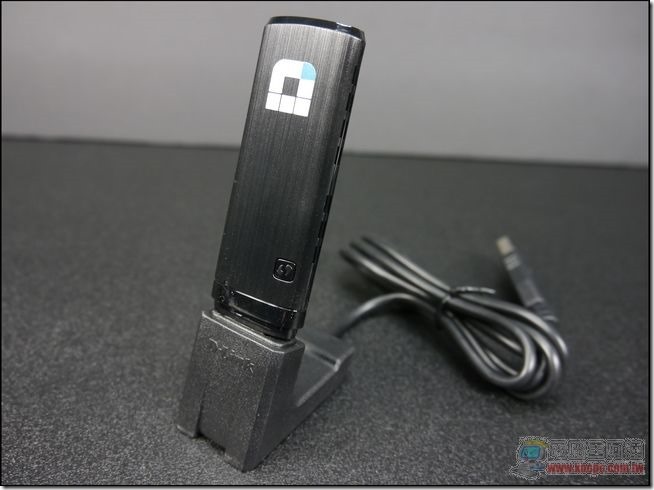 D-Link DIR-810L 14