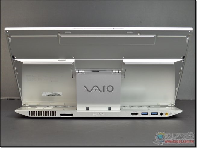 Sony_VAIO_DUO_13_34