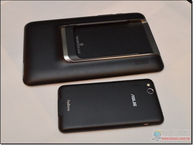 ASUS PadFone mini17