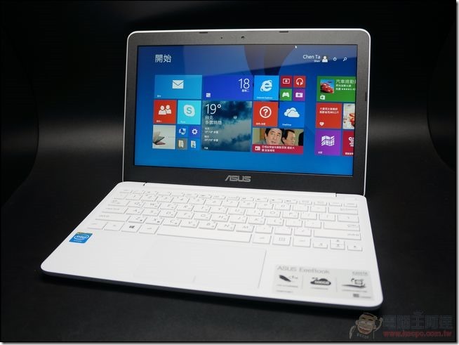 ASUS_EeeBook_X205_16