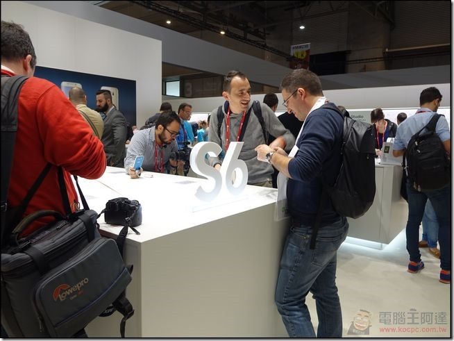 SAMSUNG-MWC-2015 (2)