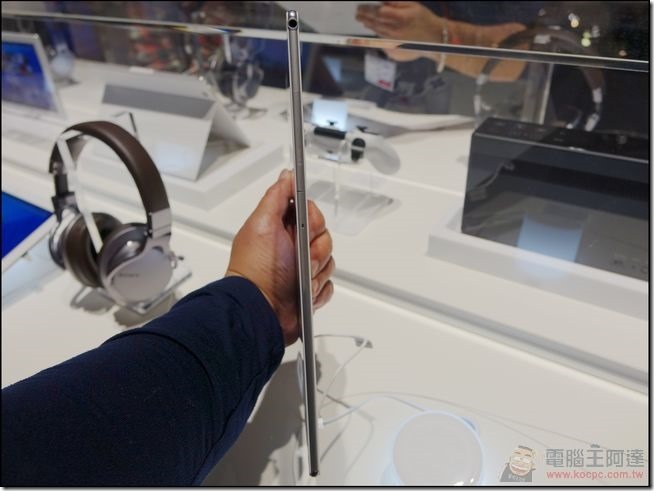 Sony-MWC (6)