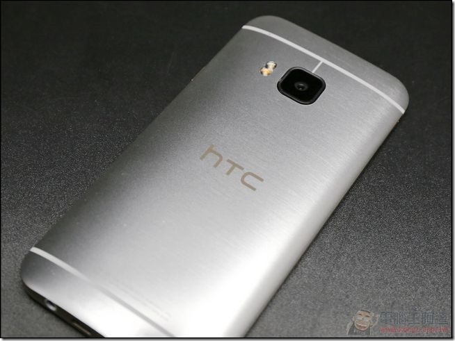 HTC-One-M9-Unboxing-18