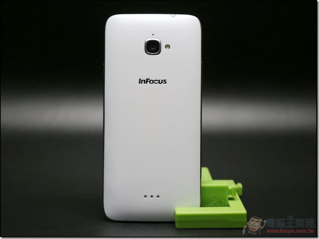 InFocus-M350-07