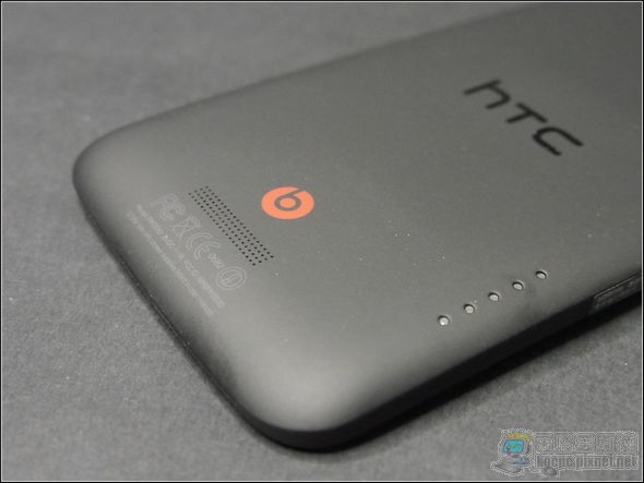 hTC ONE X+17